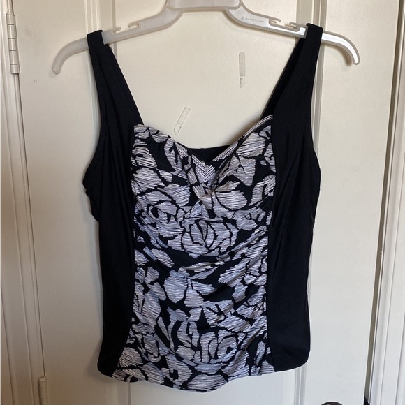 Ava & Viv Bathing Suit Tankini Top Size 20W - Picture 10 of 10